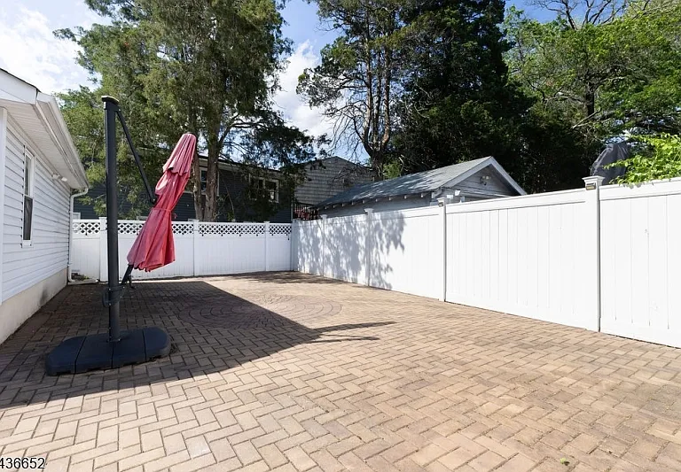 210 Globe Ave — Photo 39