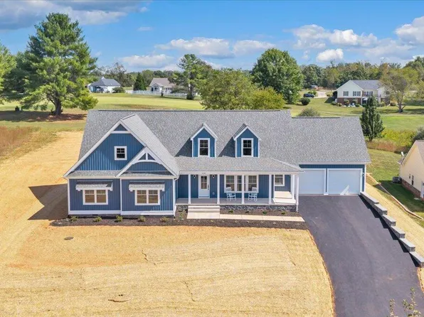 138 Bentgrass Dr, Hardy, VA 24101