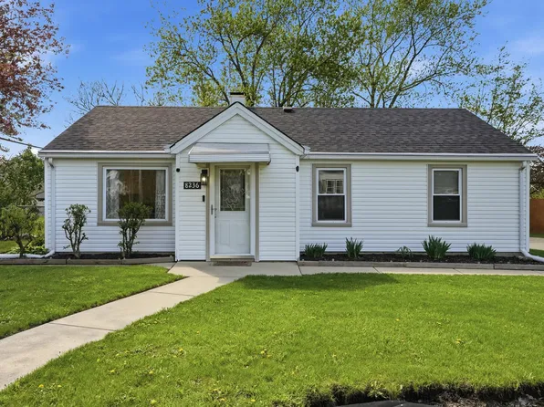 8236 Ellsworth Pl, Merrillville, IN 46410