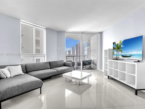 1900 N Bayshore Dr, Miami, FL