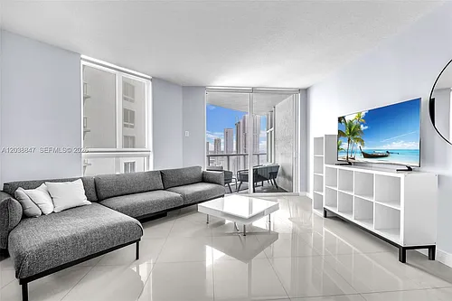 1900 N Bayshore Dr Photo 1