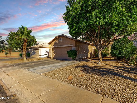 2nd image of 10809 W Almeria Rd