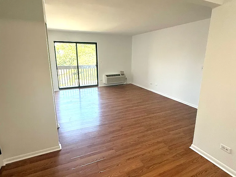 840 N Lakeside Dr #3B — Photo 1