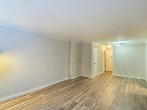 330 East 49th Street 3L image 2 of 6