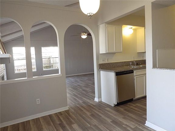 5th image of 4815 Rollingwood Ct