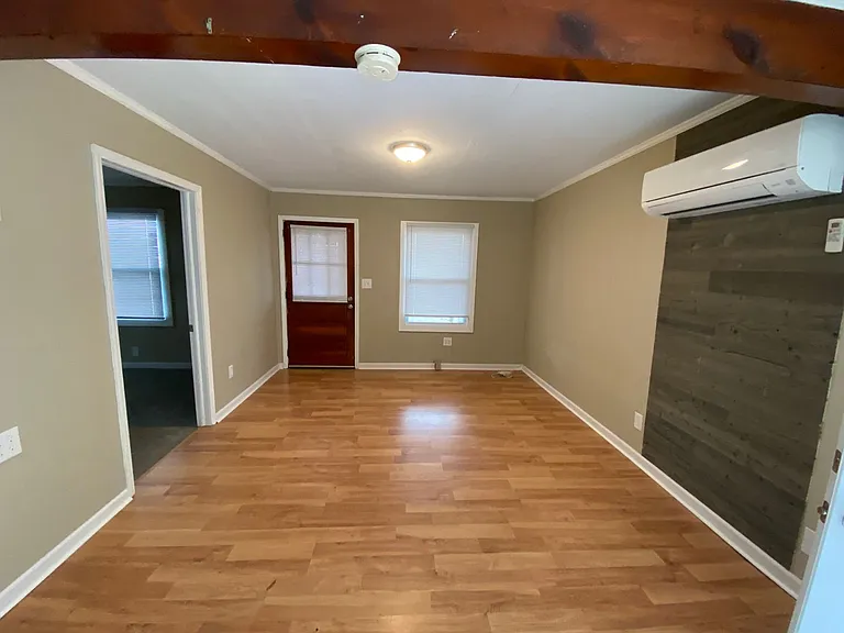 1404 Rosewood Ln — Photo 13