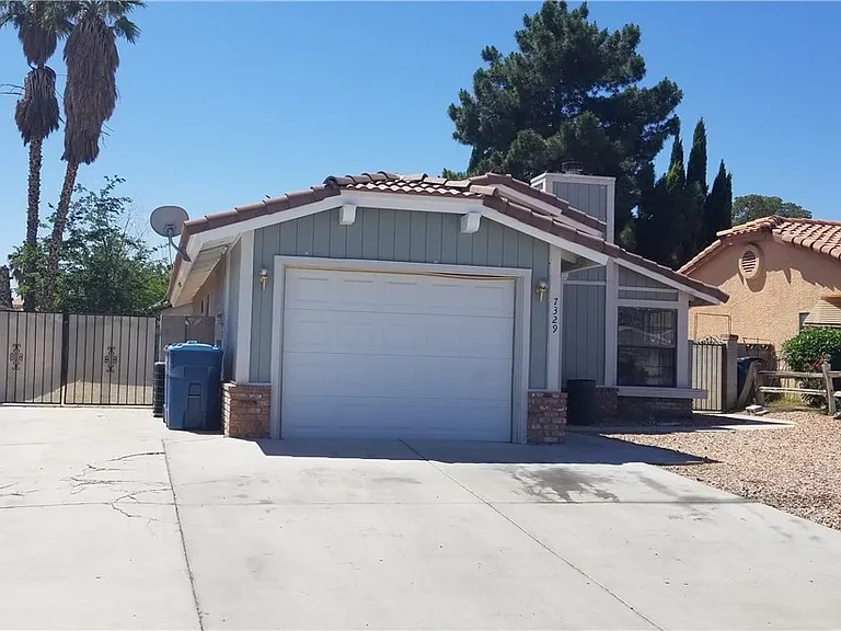 7329 Lattimore Dr — Photo 2