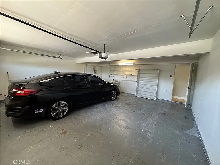 4037 S Ellesford Ave — Photo 35