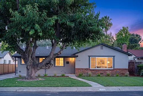 2130 Roenoke Way Photo 1