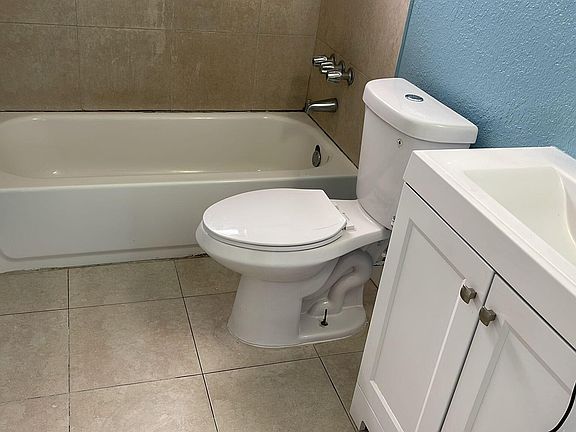 3rd image of 3280 NW 13th Court