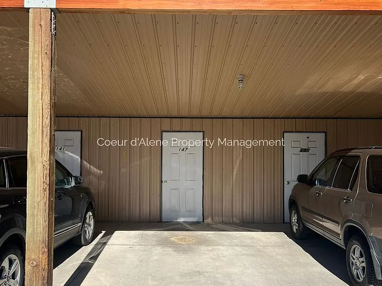 147 E Willow Tree Ln — Photo 10
