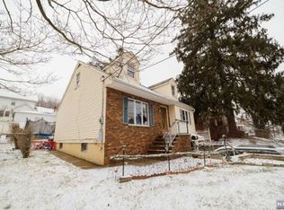 180 Valley Rd, Clifton, NJ 07011