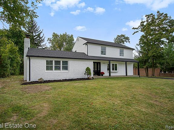 2nd image of 51275 Seven Mile Rd