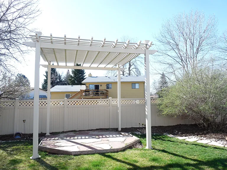 3236 Camelot Dr — Photo 5
