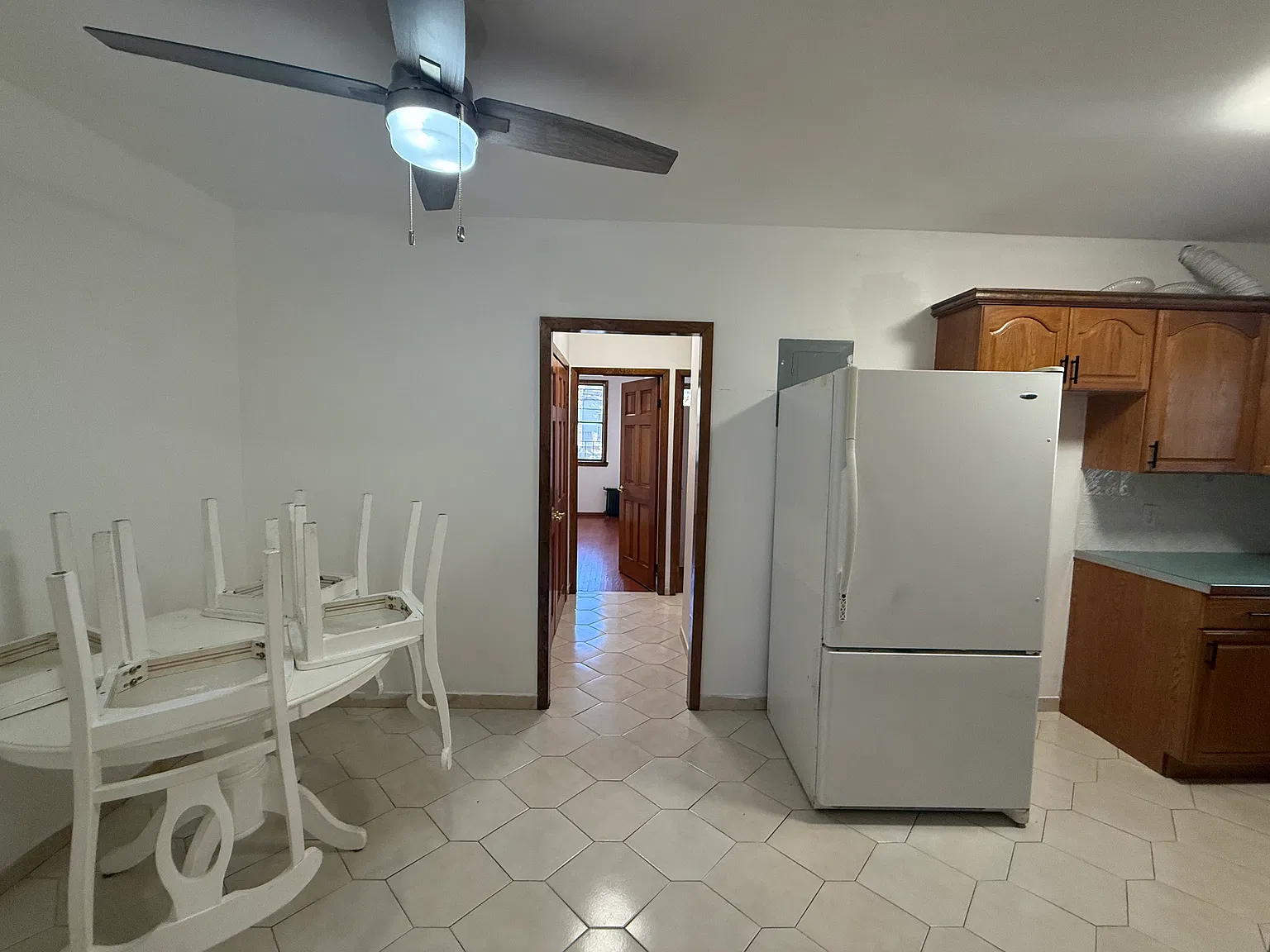3 bed, 1100 sqft, $2,900 — Photo 4