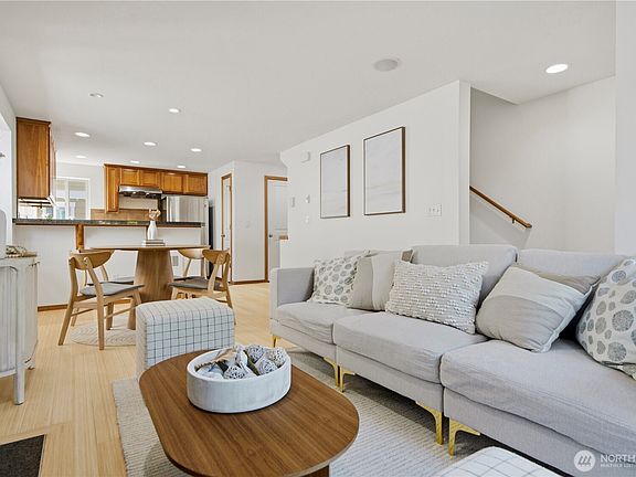5th image of 12316 33rd Avenue NE #C