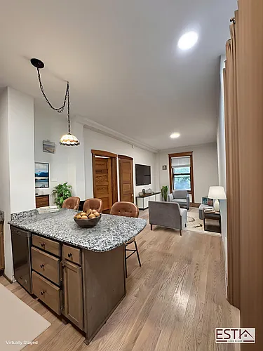 1361 E 50th St #1A Photo 1