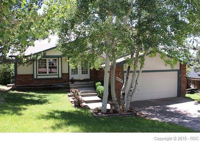Beautiful Old Farm 4-level. PERFECT for your family!
