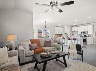 1105 SW 3rd St, Gentry, AR 72734