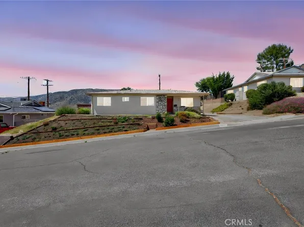 7217 Lonzo St, Tujunga, CA 91042