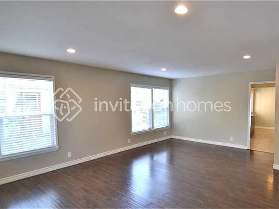4th image of 9337 San Carlos Ave