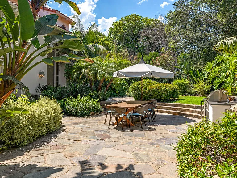 28899 Cliffside Dr — Photo 43