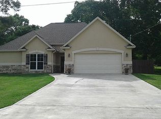 105 Easy St, Kountze, TX 77625