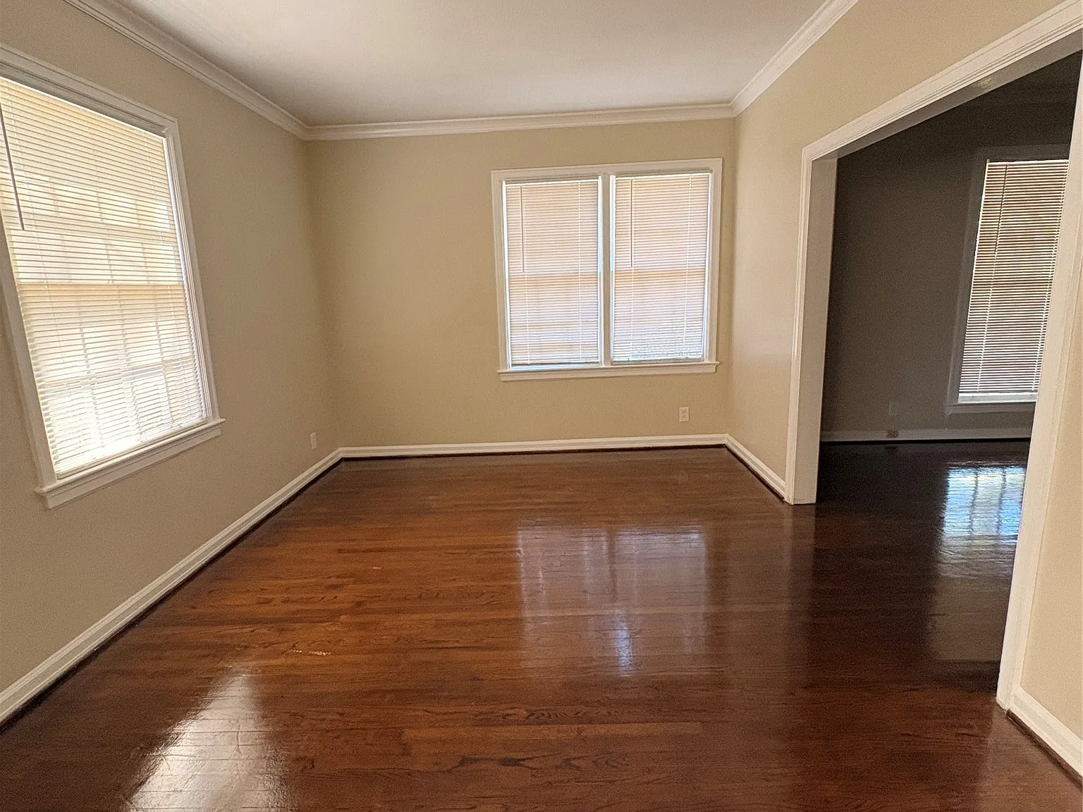 3 bed, 2.5 bath, 2121 sqft, $1,750 — Photo 2