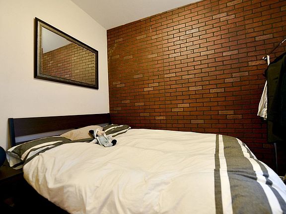 4th image of 302 Mott St #39A