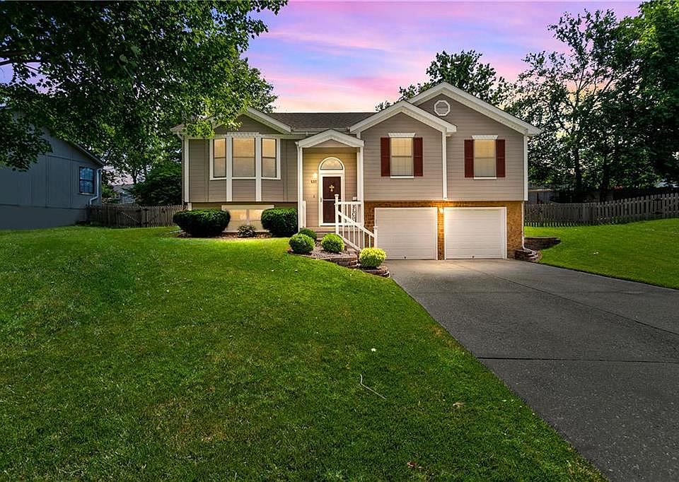 1st image of 537 SE Ashton Ct