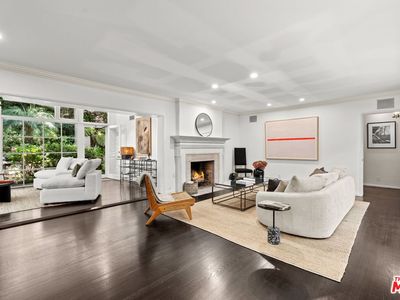 925 Chantilly Rd, Los Angeles, CA, 90077