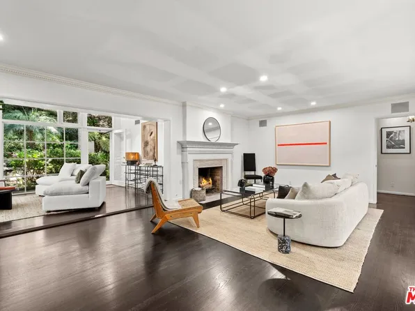925 Chantilly Rd, Los Angeles, CA 90077