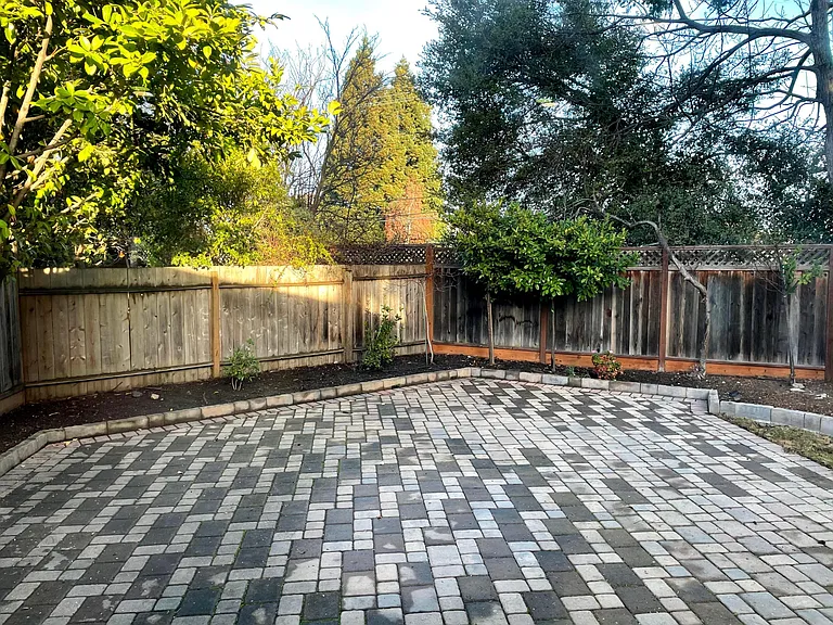 1007 Peggy Ln — Photo 10