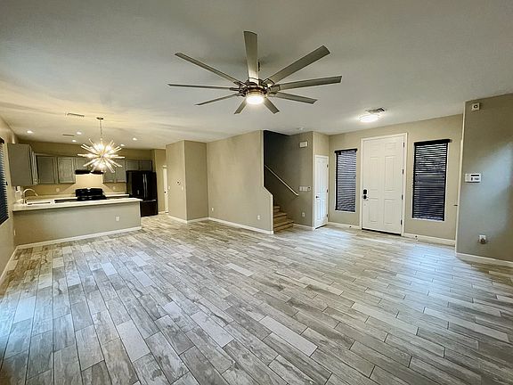 3rd image of 4190 N Stone Cliff Dr