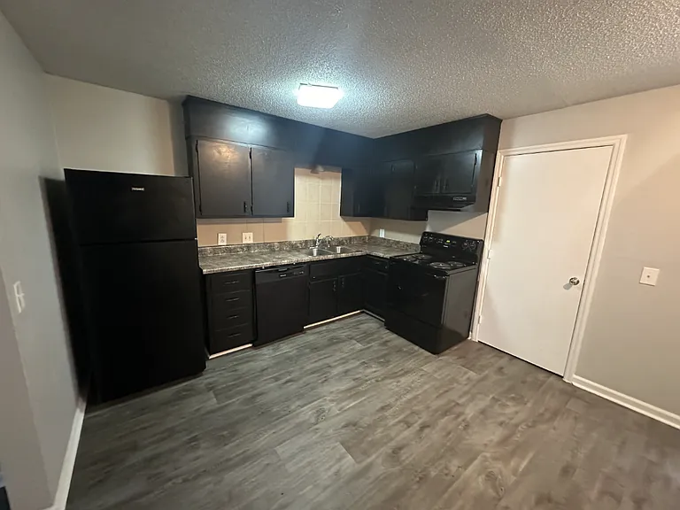 7655 Austin Dr — Photo 4