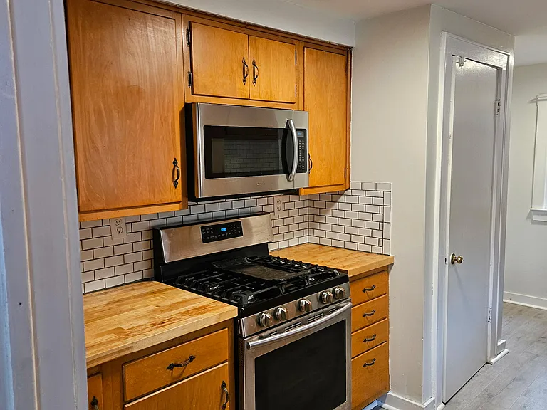 420 Stafford Ave — Photo 5