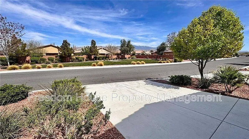 2 bed, 2.0 bath, 1533 sqft, $3,541 — Photo 2