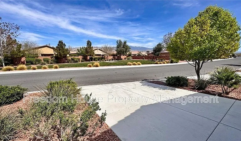 5245 E La Campana Dr — Photo 2