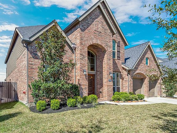 2nd image of 2614 Park Hills Dr