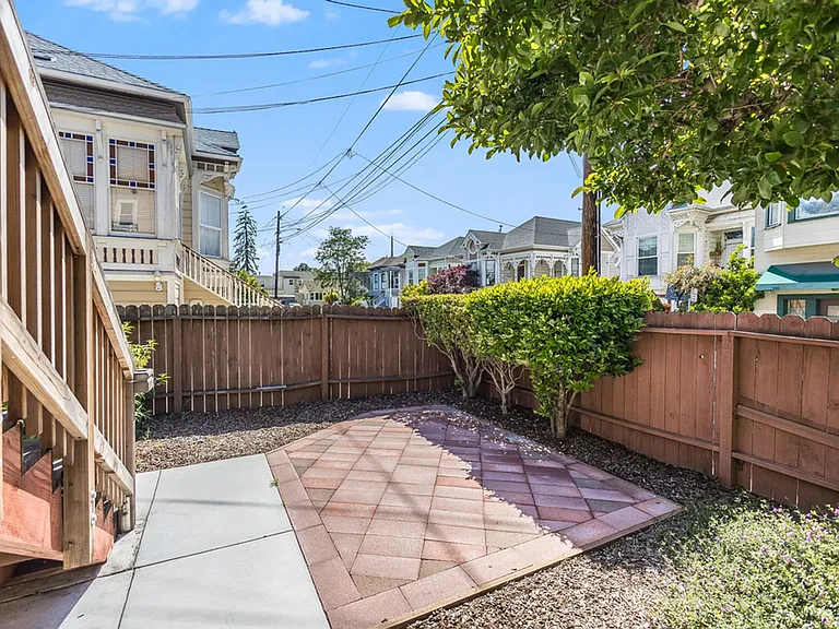 1718 Lincoln Ave - 1 bedroom | 1 bath | Lower front unit — Photo 13