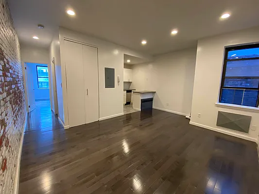 Rented by Ethan Blinder, LREB | media 10