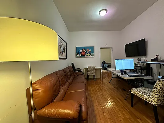 Rented by Bond New York | media 7
