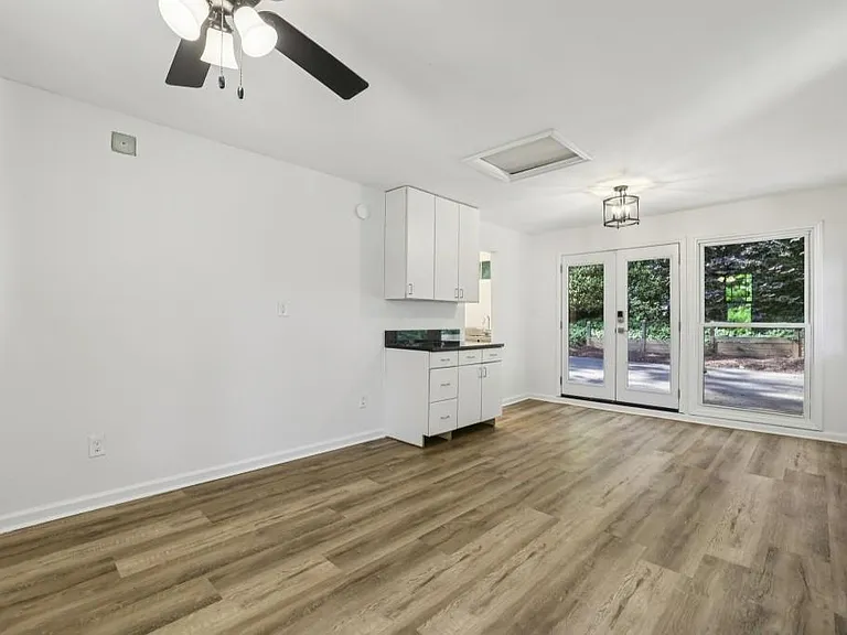 2056A Abby Ln NE — Photo 36