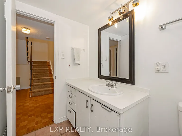 21 Southview Cres — Photo 29