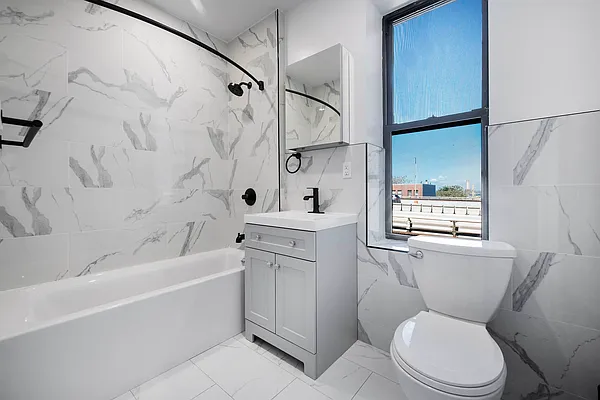 Rented by Max Apt LLC | media 23