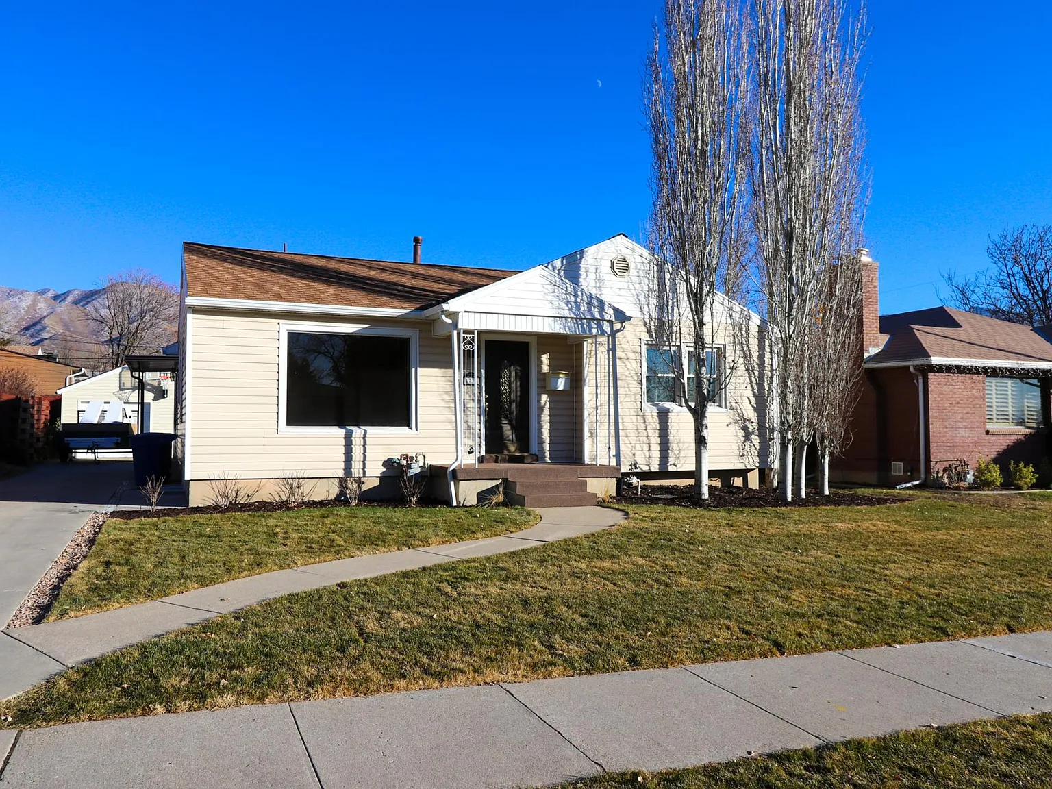 3 bed, 2071 sqft, $3,000 — Photo 1