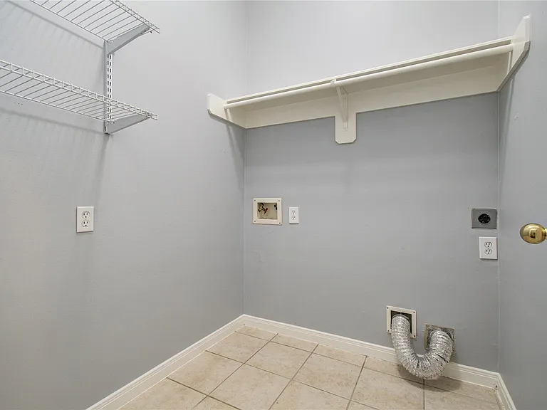 14731 Raven Hollow Ln — Photo 36