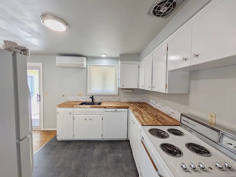 1117 NW Oak Ave — Photo 9