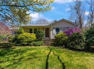 571 Stony Fort Rd N, Saunderstown, RI 02874