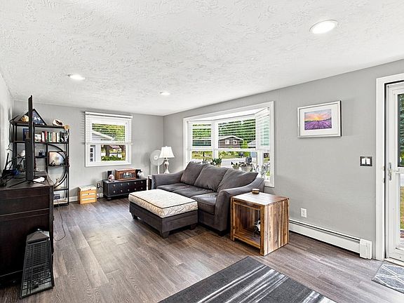 3rd image of 1623 Utah St
